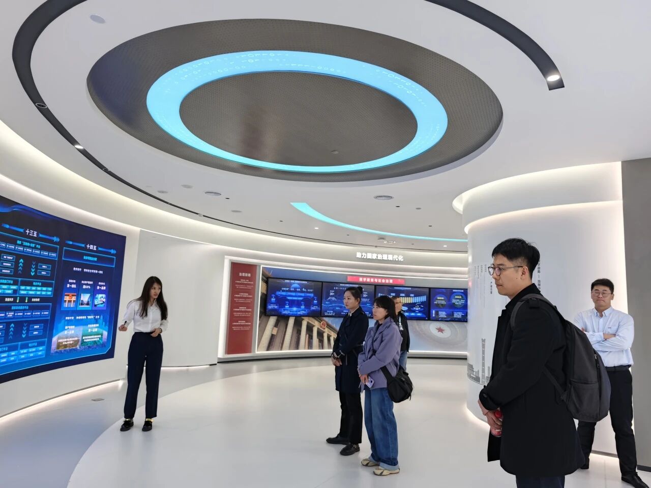 9d26ef2978cad951e41bb00e04b34743.jpg